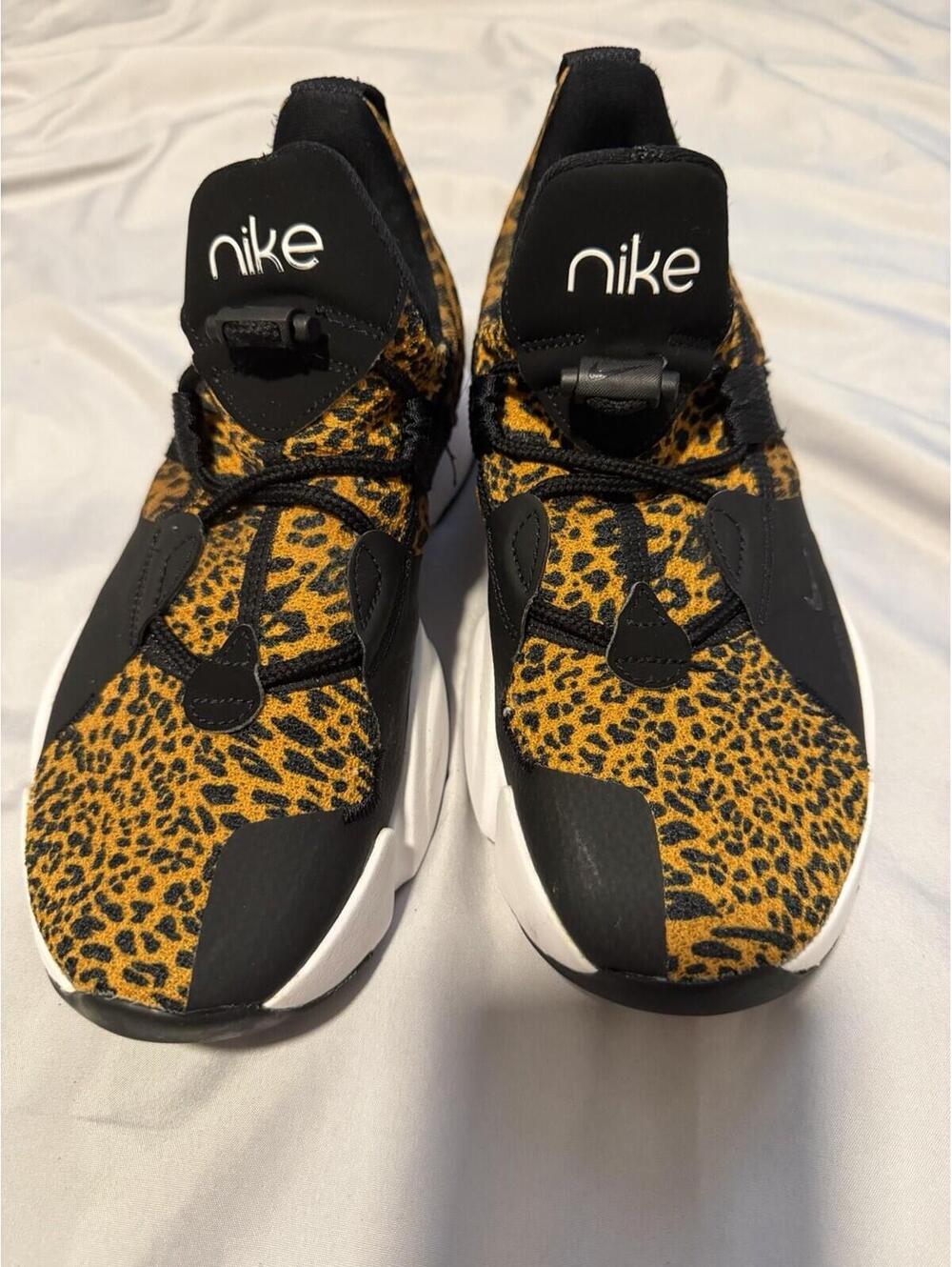 Nike SuperRep Woman’s Low Top Lace-Up Sneakers, Animal Print Black Yellow